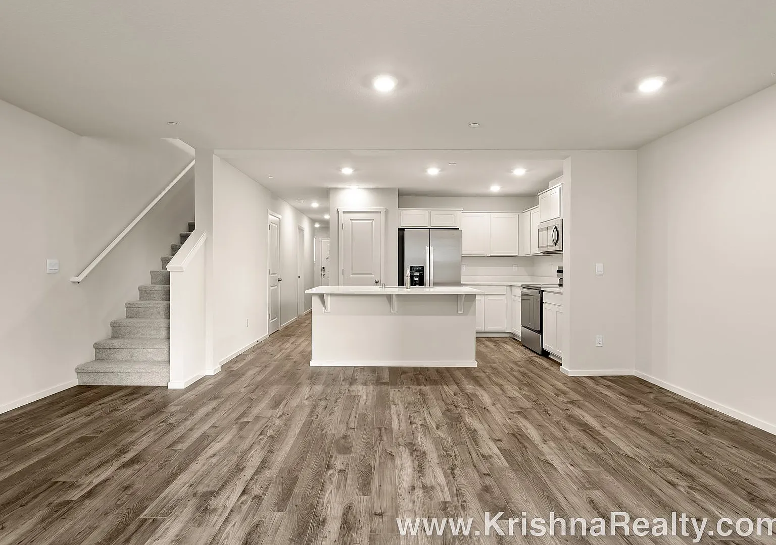 Beautiful 2-Year-Old 3-Bedroom Townhome with Private Fenced Yard, Garage & Central AC — Photo 4