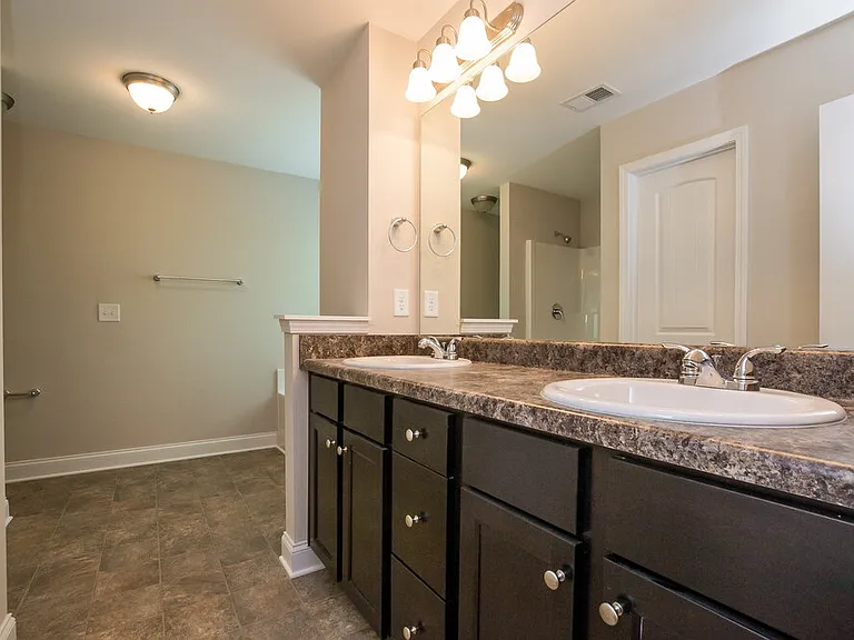 593 Joneus Dr — Photo 10