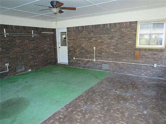 3rd image of 4725 Sterling Acres Ct