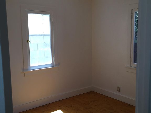 2nd image of 525 Santa Clara Ave #C