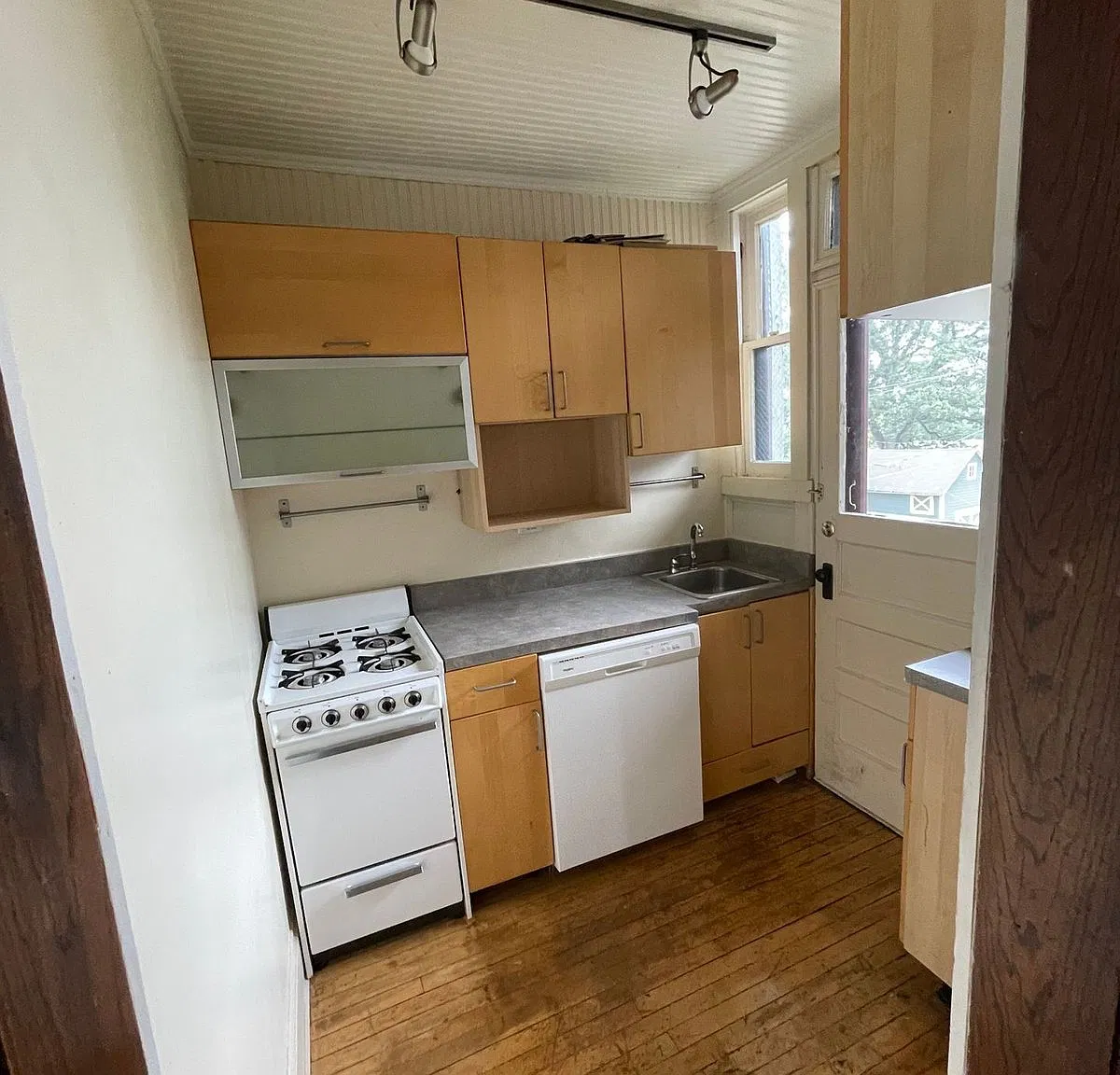 811 16th Street Unit 7 — Photo 2