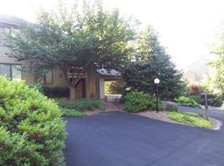 117B Mariners Point Ln, Hartfield, VA 23071