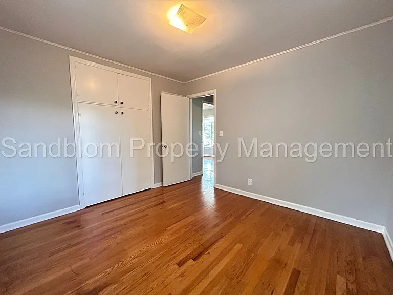 1439 S Louisville Ave — Photo 13