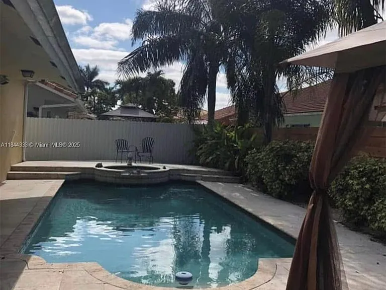 2802 SW 142nd Ct — Photo 8