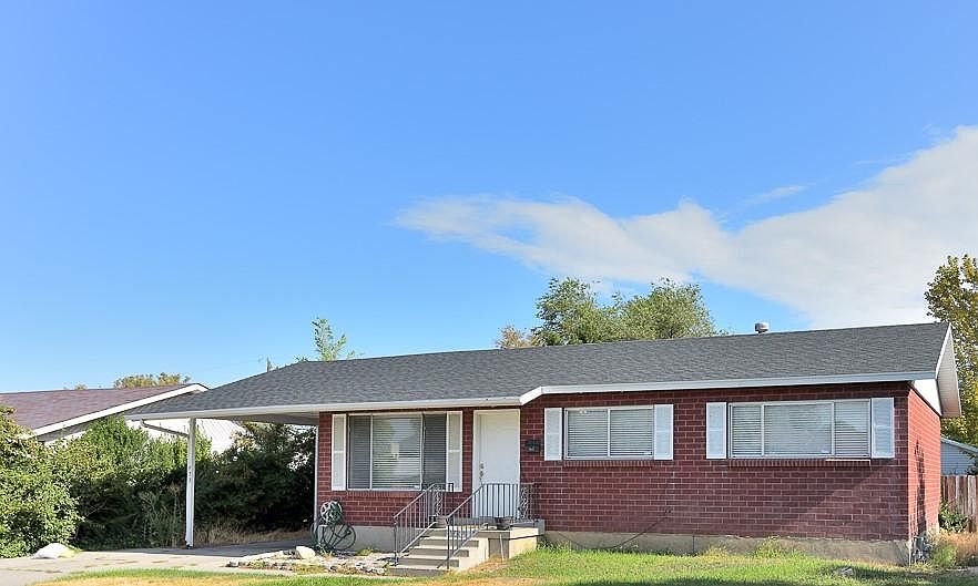 1st image of 973 E Sego Lily Dr