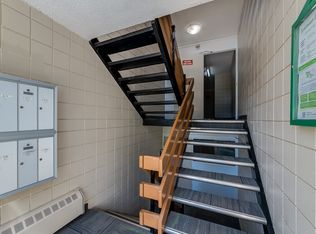 Edwin Manor, Medicine Hat, AB T1A 7K3