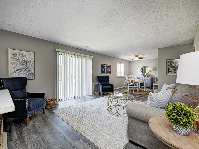 Ivy Knoll Apartments — Photo 4