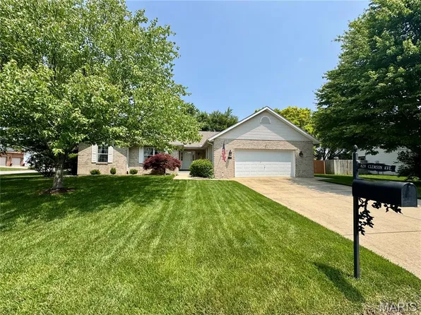829 Clemson Ave, Fairview Heights, IL 62208