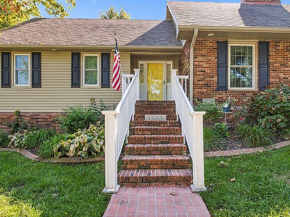 3rd image of 2268 W Whitten Road