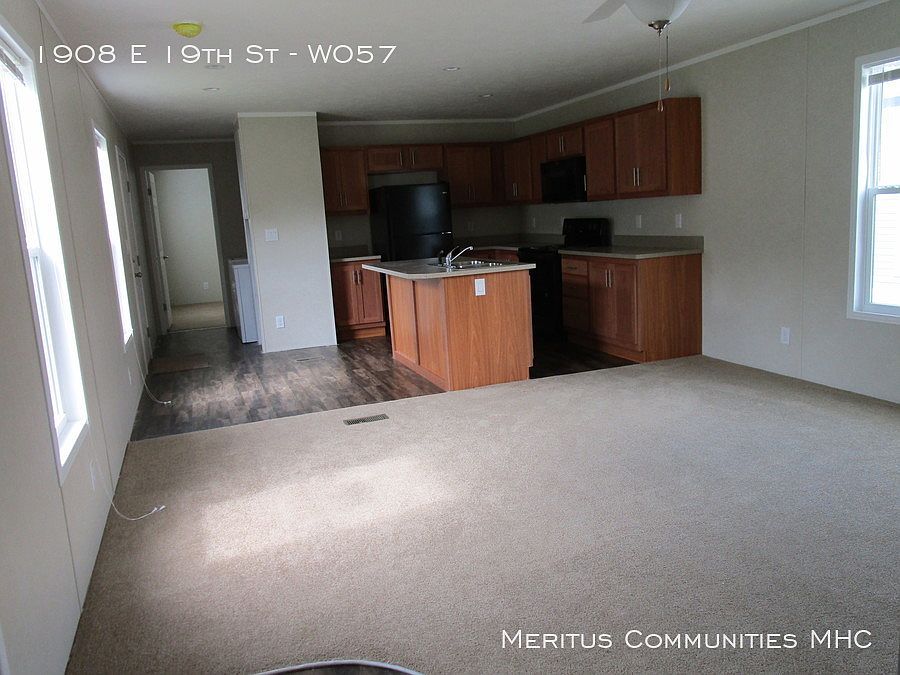 2nd image of 1908 E 19th St #W057
