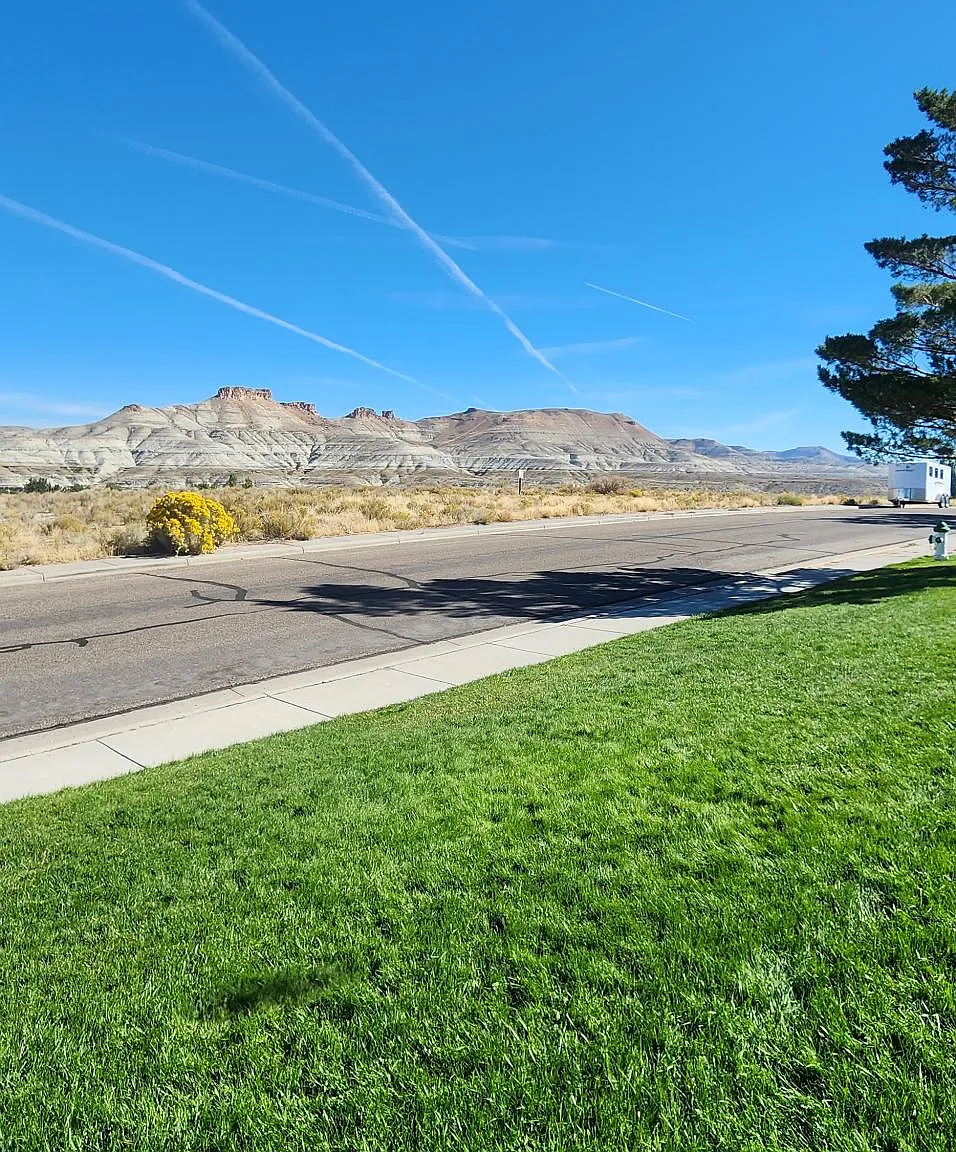 3 bed, 1.5 bath, 1200 sqft, $900 — Photo 1