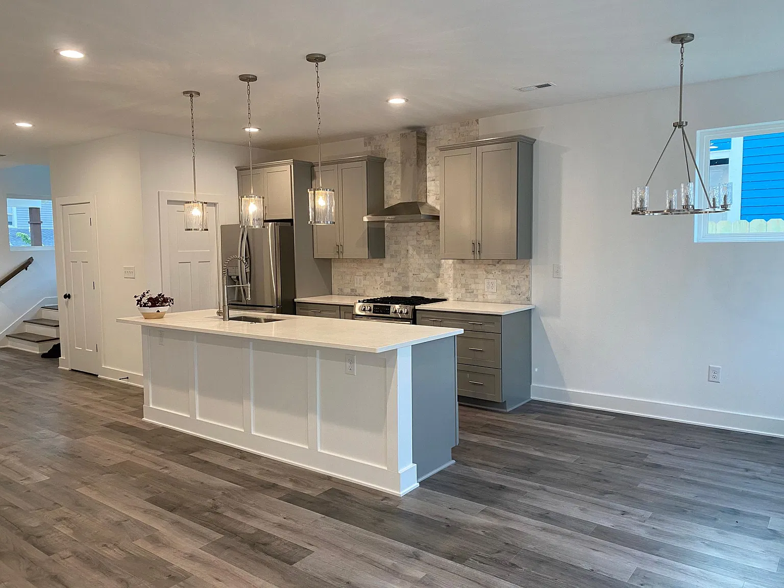 416 Sanders St — Photo 2