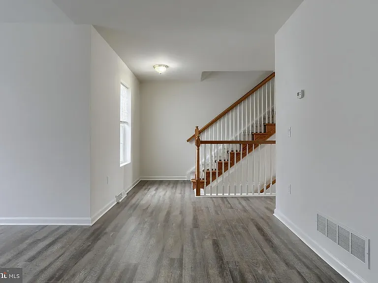 2120 Autumn Ct — Photo 16