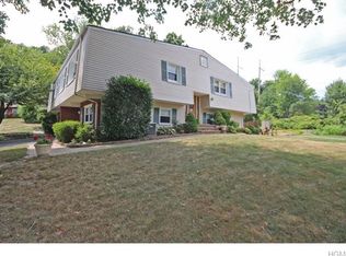 19 Vailshire Cir, Nanuet, NY 10954
