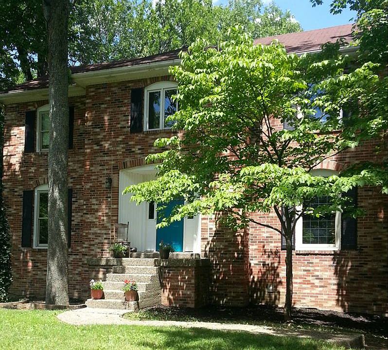 1st image of 207 Eastern Wood Ct