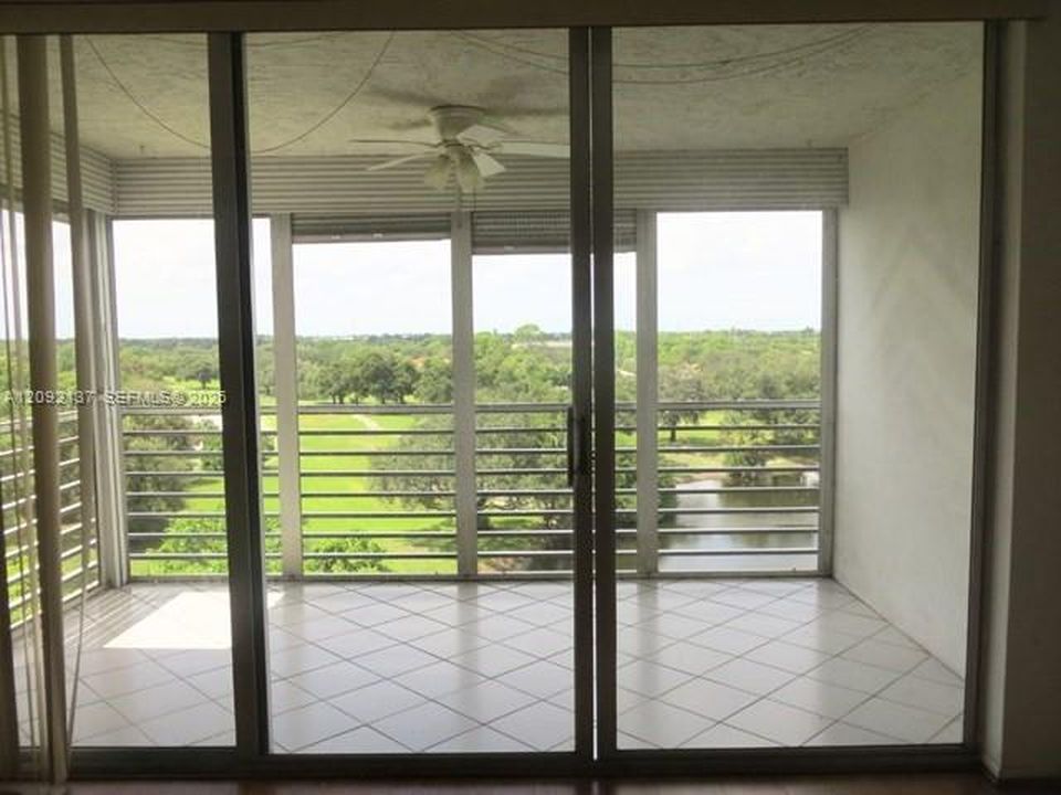 3499 Oaks Way APT 708, photo 5
