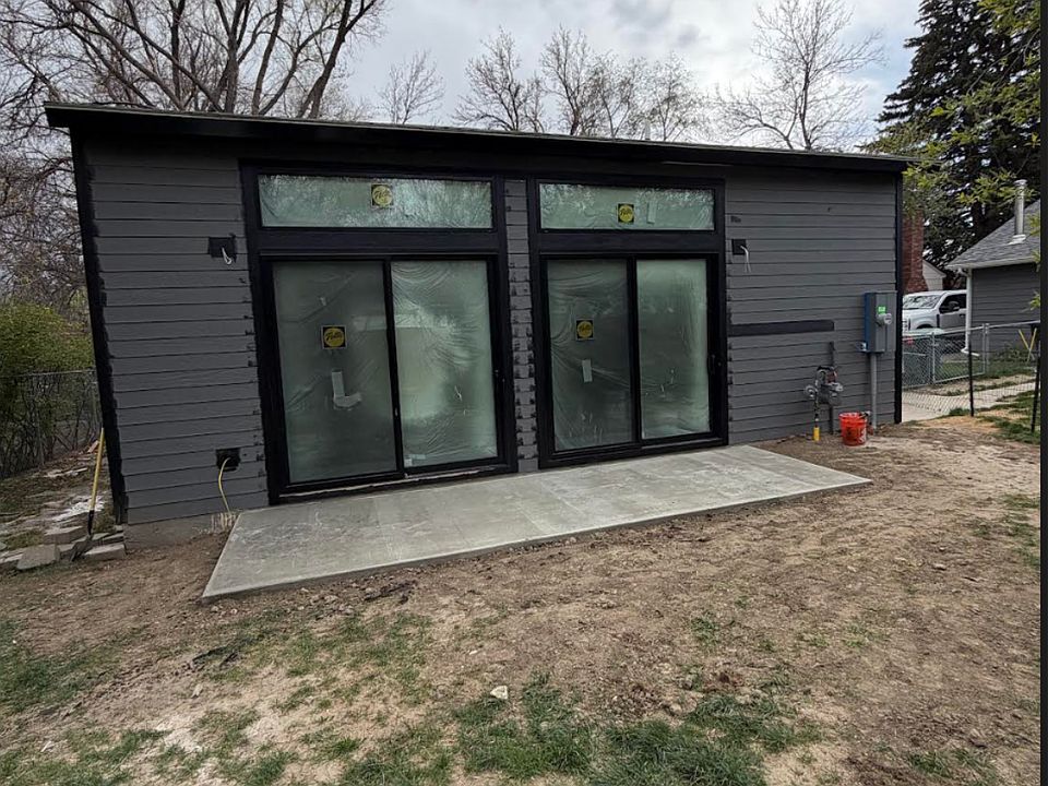 1st image of 2709 Louise Ln