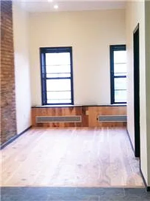 Rented by R New York | media 12