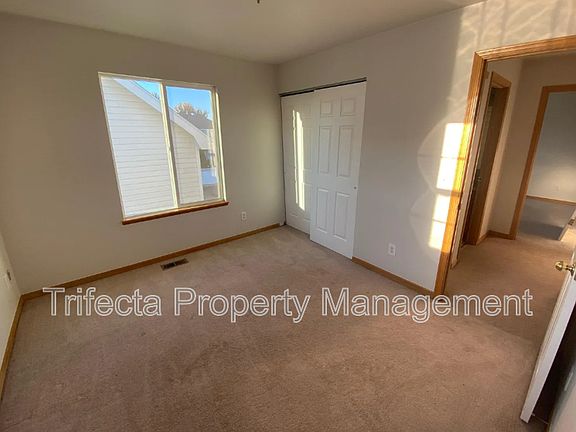 4th image of 1333 Fairfield Ave