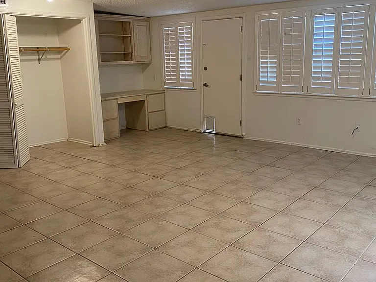 1702 Bonham Ave — Photo 17