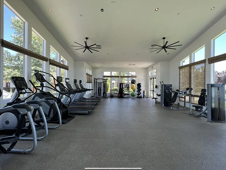 649 Sandalwood Dr #4 — Photo 46