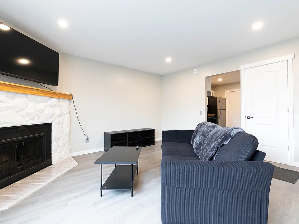211 McCarrey St #14-1