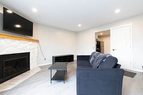 211 McCarrey St #14-1 Photo 1