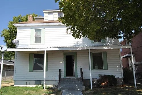 220 H St Photo 1 220 H St Photo 1