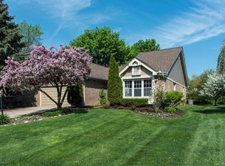 1634 Hillside Ln, Rochester Hills, MI 48307