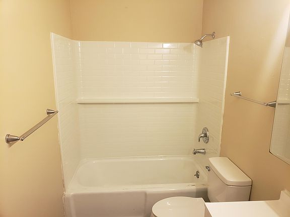 5th image of 1215 E 5th St APT 8