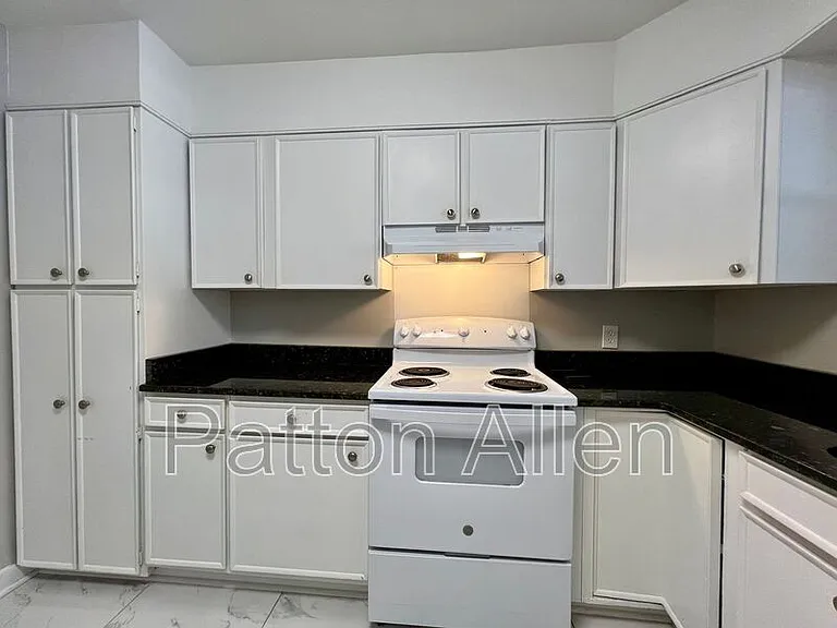 1020 Hendersonville Rd #2 — Photo 9