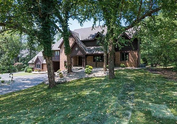 2nd image of 16 Goshen Woods Est