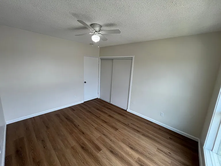 4270 Myrtle Ave #E — Photo 8