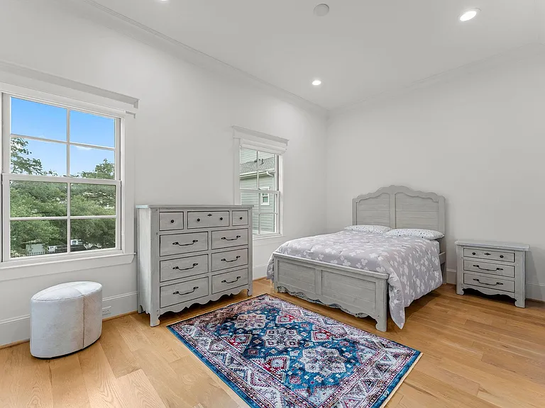 426 Marshall St — Photo 21