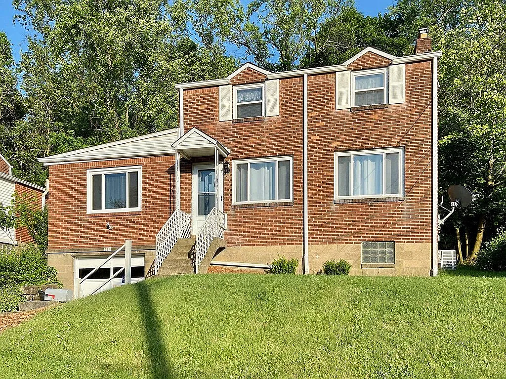111 Macfarlane Dr photo 1