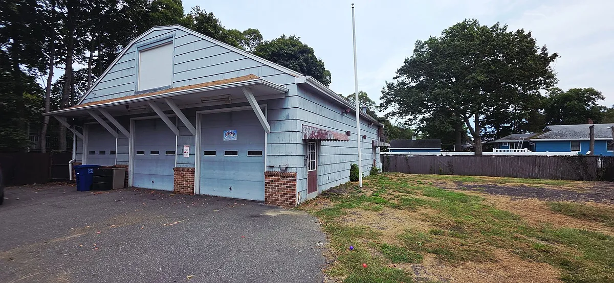 Building Photo - 455-477 Sedgewick Ave