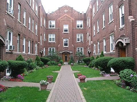 1st image of 658 W Oakdale Ave APT 2B