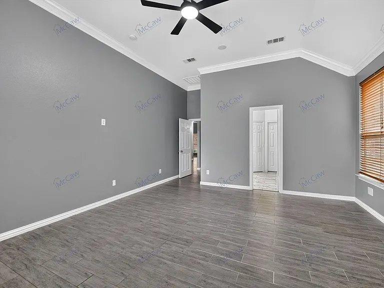 608 Walnut Hollow Dr — Photo 10