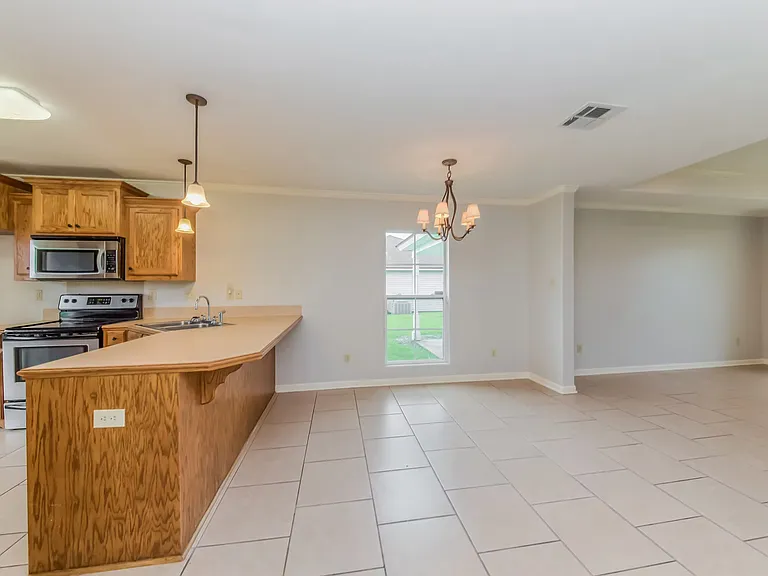 Gary Dr — Photo 3