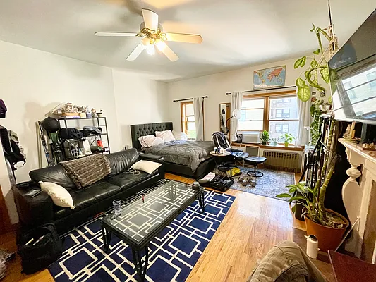 Rented by CNG Realty Management Corp | media 3