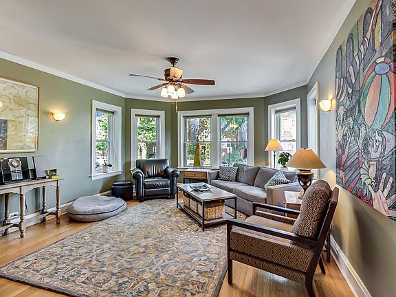 4th image of 5616 N Artesian Ave #1