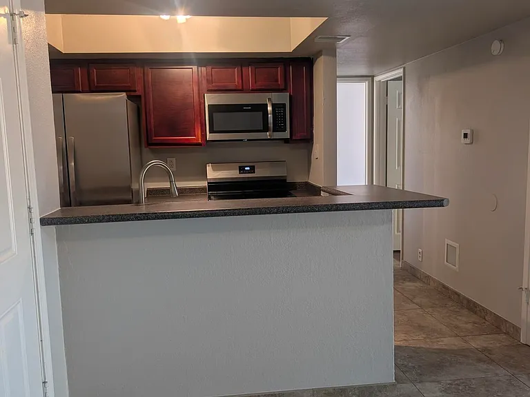 540 N May St #1101 — Photo 3