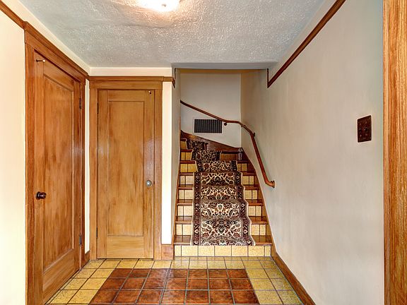 2nd image of 891 46th Ave