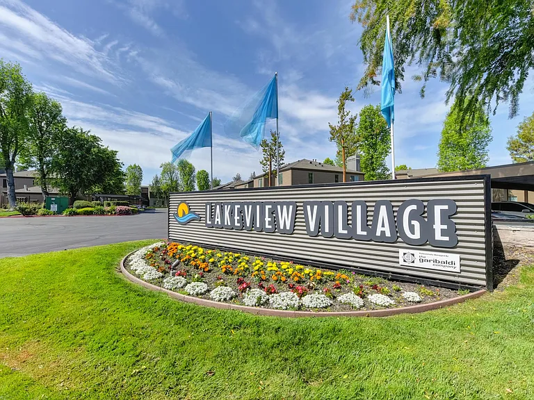 Lakeview Village — Photo 10