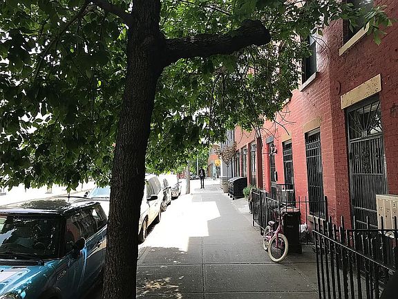 3rd image of 158 W 9th St