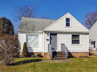 7634 Mapleway Dr, Olmsted Falls, OH 44138