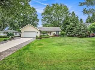 15555 Park Ln, Plymouth, MI 48170