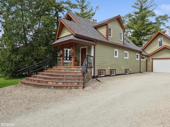 312 N Washington St, Westmont, IL 60559