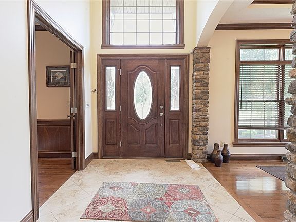 3rd image of 4276 Stone Creek Dr
