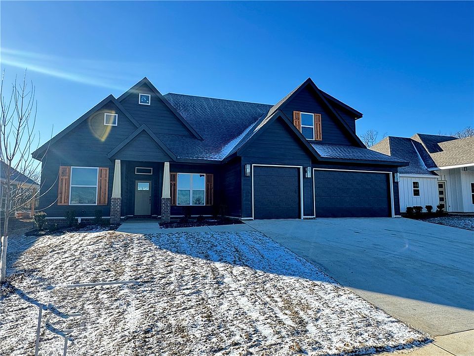 1st image of 2719 Nova Ave